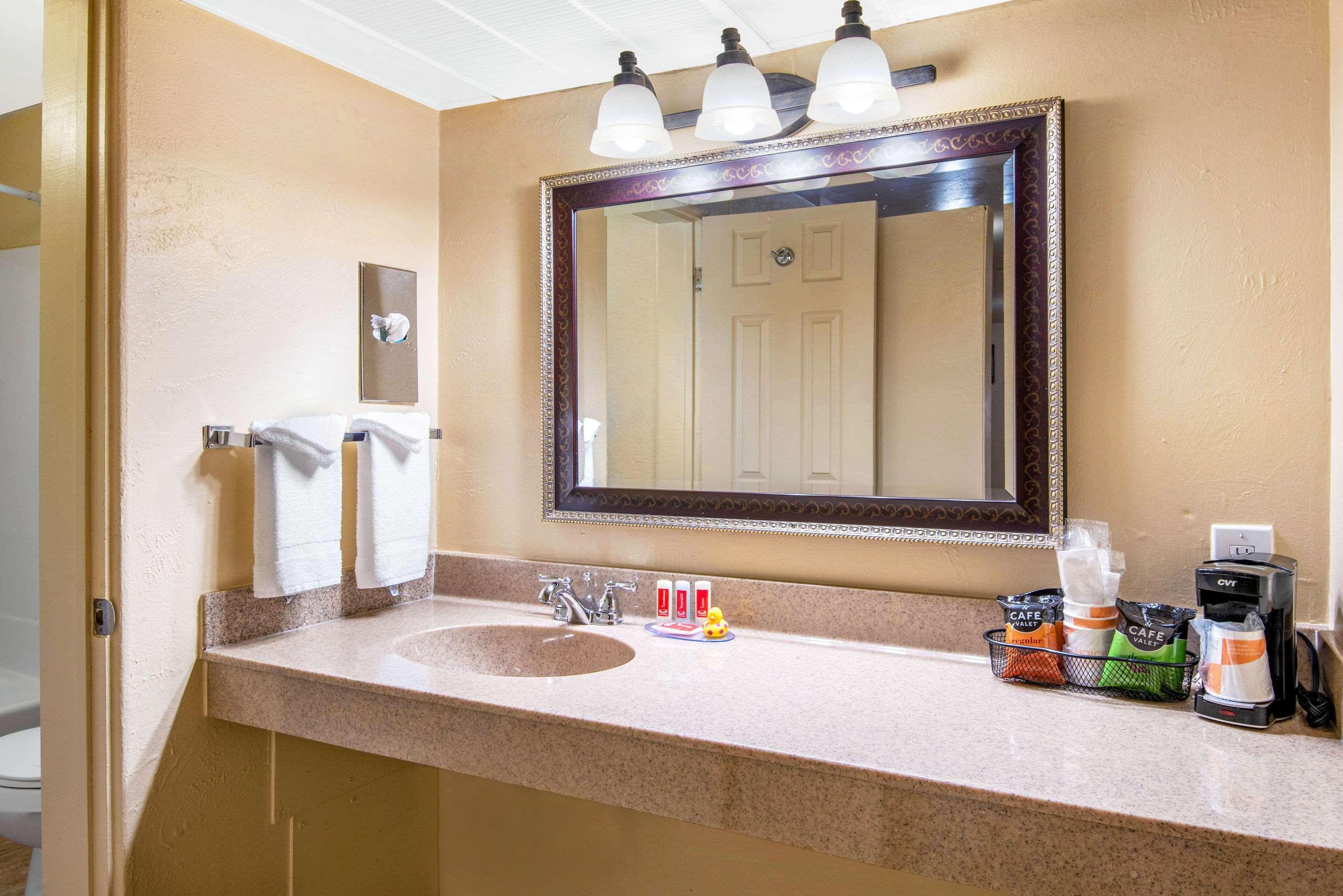 Econo Lodge Inn & Suites Дуранго Экстерьер фото